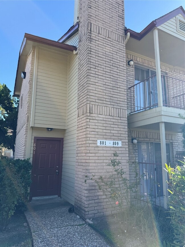 Building Photo - 2120 El Paseo St Unit 801