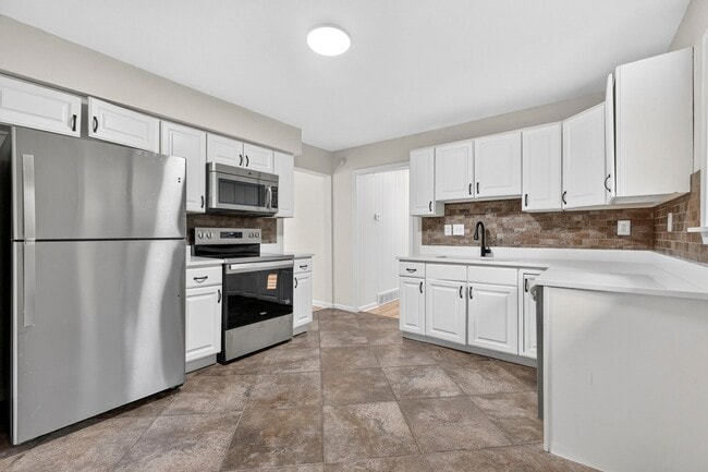 Photo - 121 Sunglow Dr