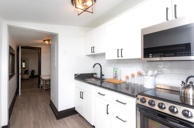 The Lyn at 610 Cathedral Street - The Lyn at 610 Cathedral Street Apartments