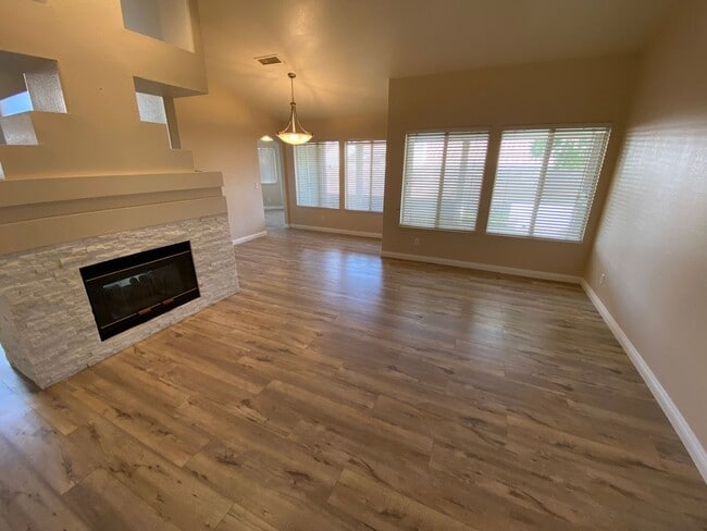 Photo - Beautiful 3 bed/2 bath home located near North Las Vegas