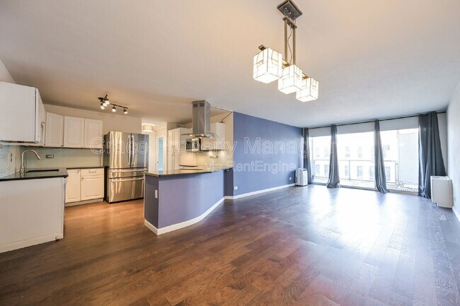 Photo - 888 Logan St Unit 8i