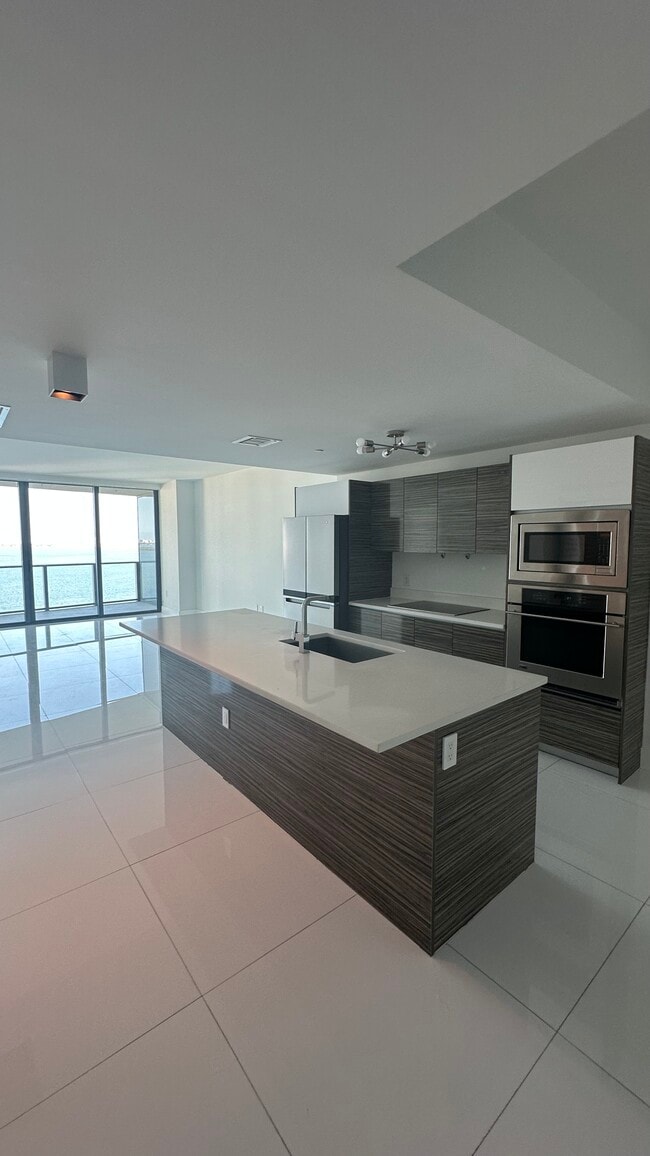 Photo - 808 Brickell Key Dr Condo