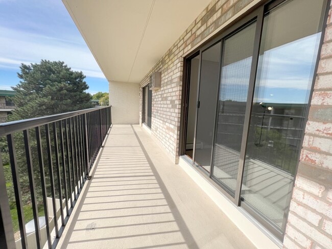 Balcony - 10411 Cedar Lake Rd Unidad 515 Rental