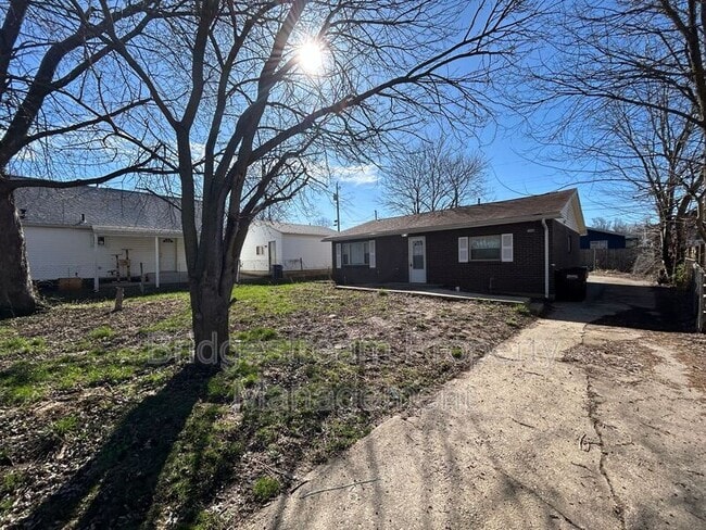 Building Photo - 306 Buckeye Ave