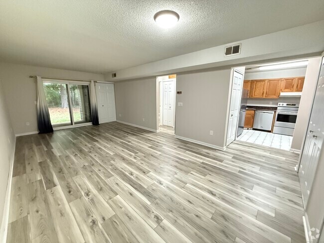 Building Photo - 402 Twin Circle Dr Unit 402 Rental