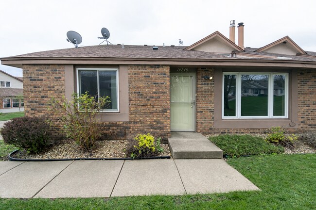 Photo - Updated 2br/1ba Townhome in Apple Valley - $500 off first months rent if you move in by 5/1