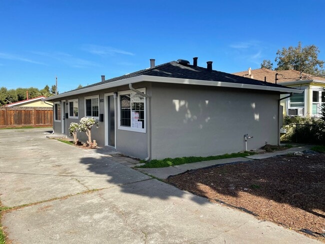 Photo - 871 Coolidge Ave Unit 871