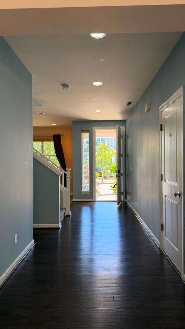 Photo - Spacious 4-Bed Home with Loft & Covered Patio in North Creek