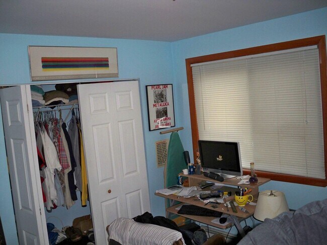 Photo - 2BR 1Bth unit. Great location! Easy access to Mass Pike.  Outdoor deck!