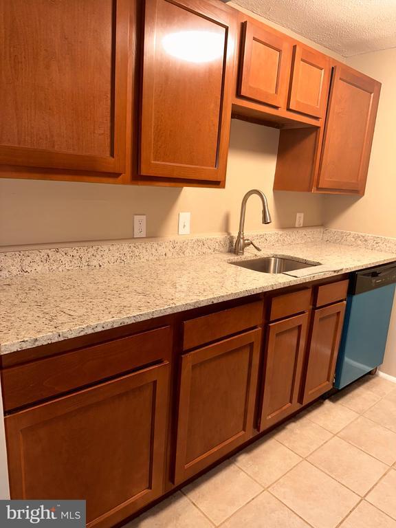 Building Photo - 1814 Village Green Dr Rental