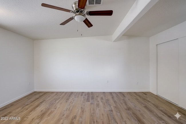 Photo - 1908 E Lynne Ln