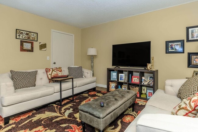 Photo - Greenbriar Apartment Homes