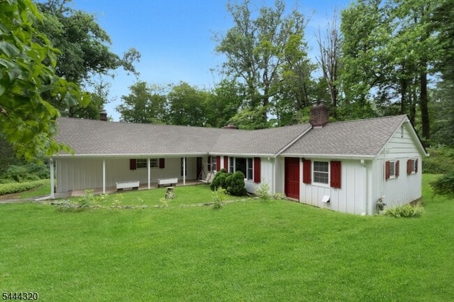 62 Gaston Rd