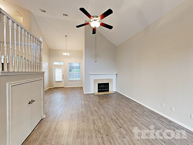 Photo - 1028 Glencrest Dr