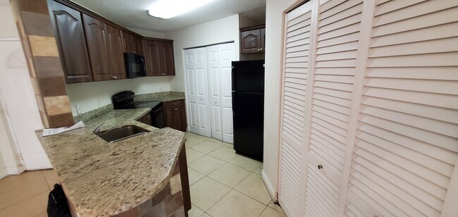 Photo - 6272 NW 186th St Unidad 108