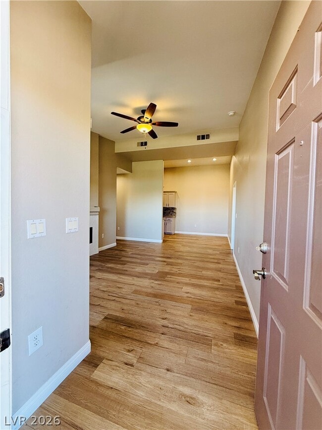 Photo - 3504 Desert Cliff St Unidad 202