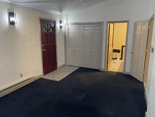 Building Photo - 318 S 15th St Unit C