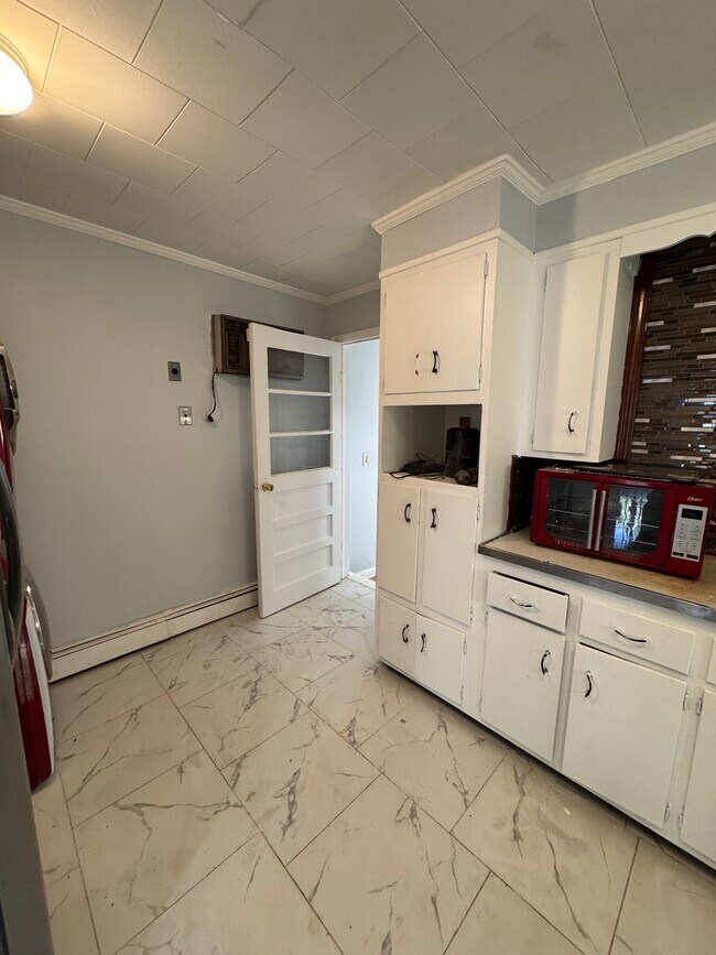 Photo - 98 W 27th St