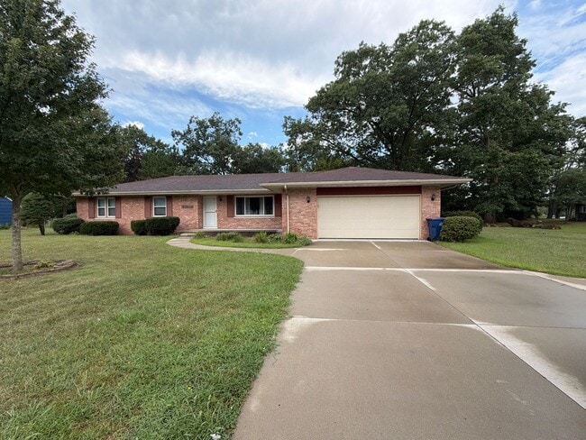 Building Photo - 56099 River Shore Ln