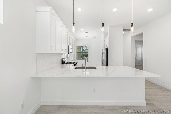 4787 St Armands Way