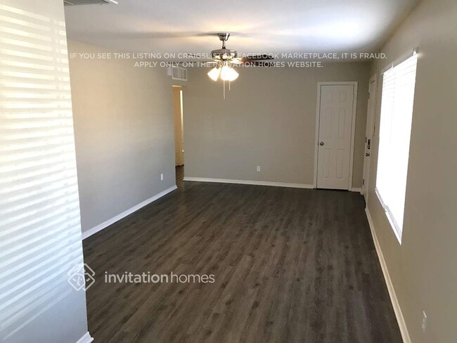 Photo - 1031 W 6th Pl