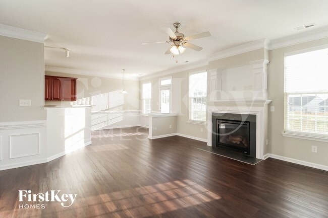 Photo - 124 Fining Court