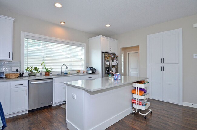 Photo - Beautiful 4-Bed 3-Bath Home in Minneapolis - Available 9/10!