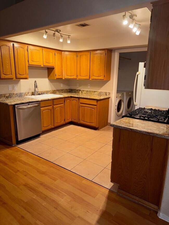 Photo - 3rd floor with balcony - Boulder City