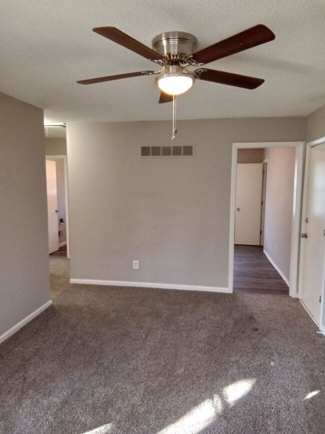 Building Photo - 5703-5705 NE 51st Street Unit 5703 NE 51st Street Kansas City, MO 64119