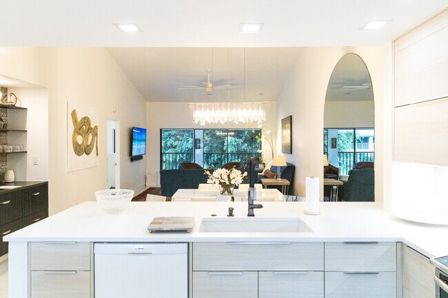 600 Misty Pines Cir