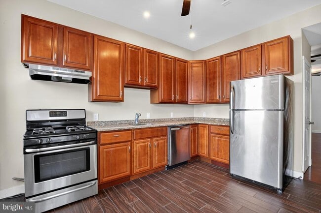 Building Photo - 112 E Allen St Unit 2