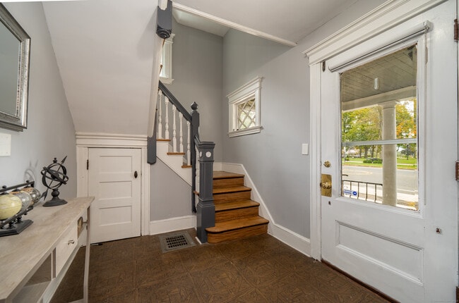 Photo - 145 Main St
