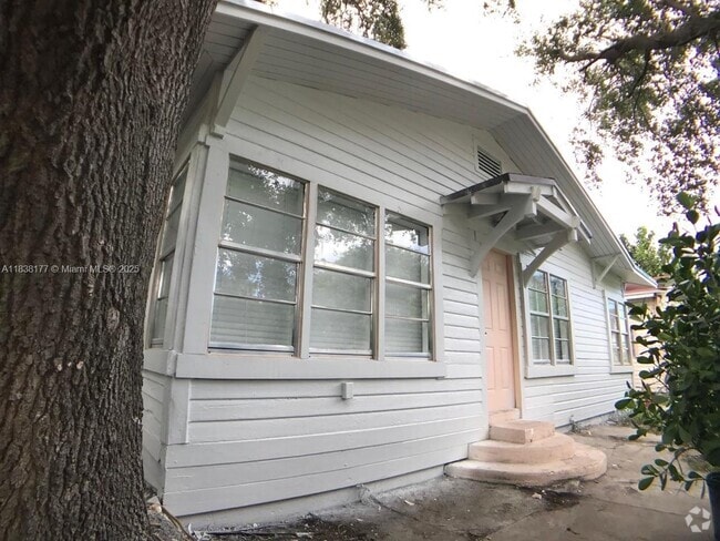 Building Photo - 97 NW 27th St Rental
