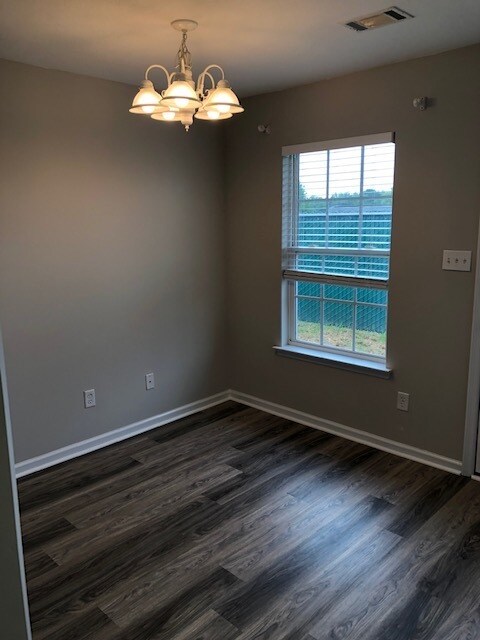 Photo - 323 Greendale Pl