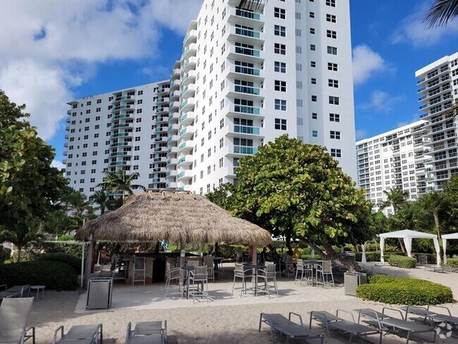 Building Photo - 3001 S Ocean Dr Unit 431 Rental