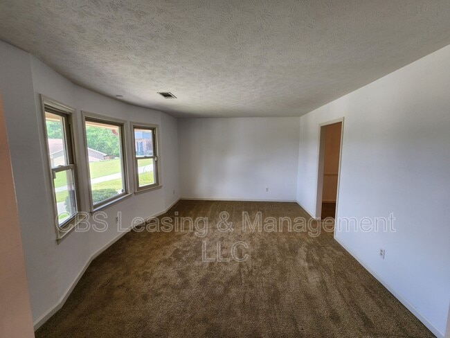 Photo - 3200 Archer Way