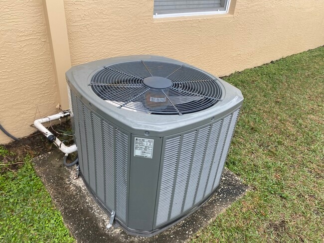 Photo - 375 Lexington Ave SW