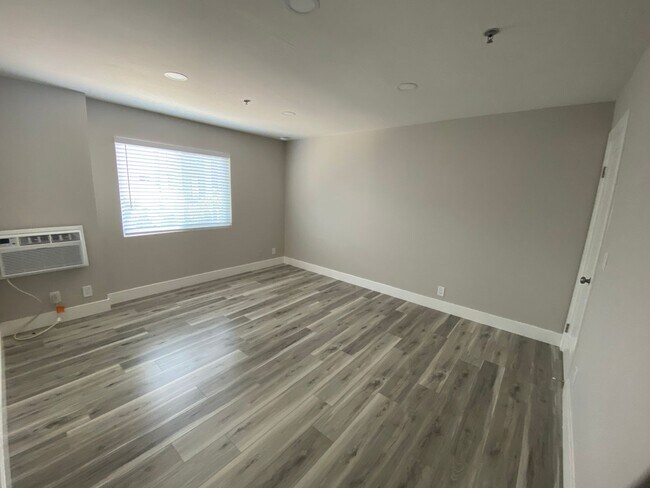 Photo - 1 bed, 1 bath River Ridge apartment on 2nd floor!!!