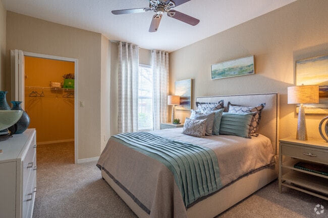3BR,2BA 1,328 SqFt