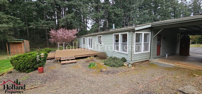 Photo - Lovely 3 bedroom 2 bathroom home in Beavercreek! Enjoy the Comfort, Serenity and Great Space!