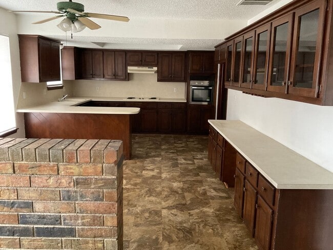 Photo - 3 bed, 2 bath, 2 car garage