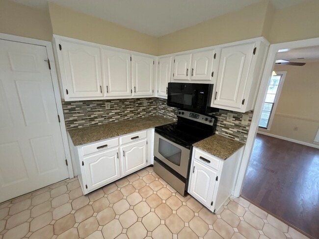 Photo - 8209 Crimson Creek Dr