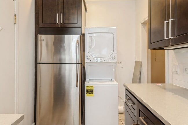 Photo - 1327 W Addison St Unit 2B