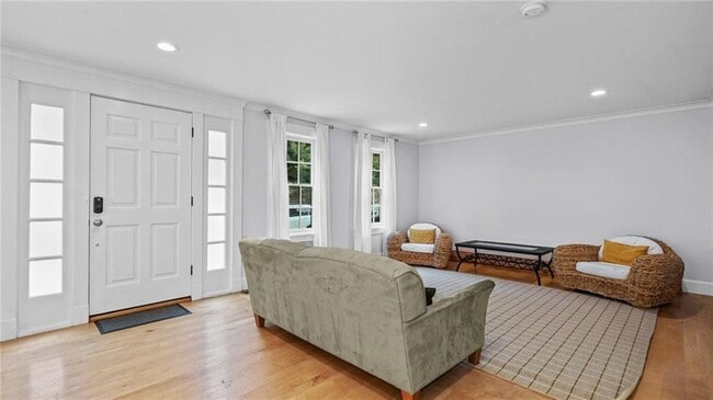 Photo - 485 Spring St