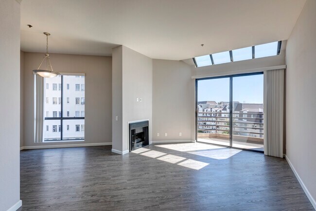 One Bedroom Living Room - Chelsea Court Apartments