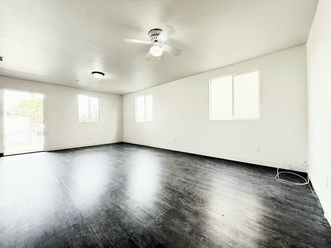 Photo - 1440 E 42nd St