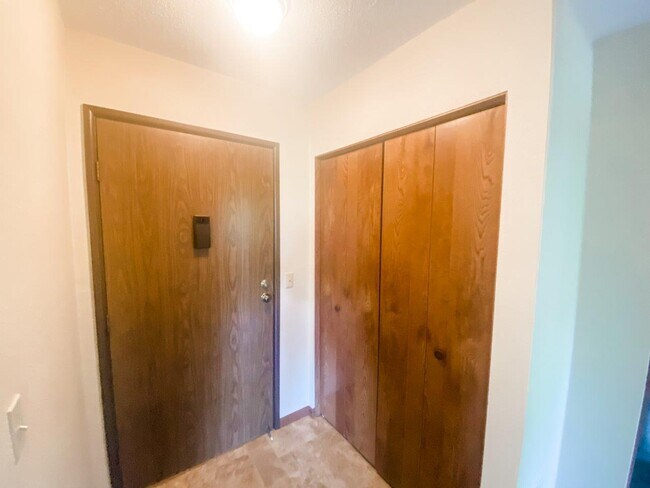 Photo - Karolyn Apartments