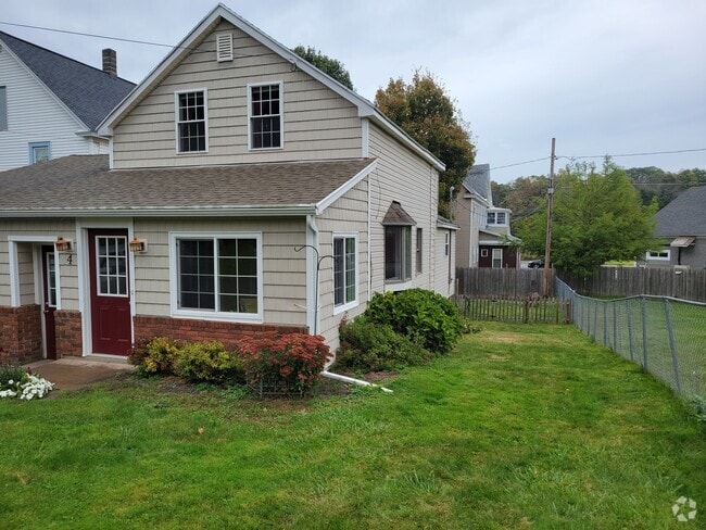 Building Photo - 4 Schuyler St Unit OPEN HOUSE 6-22-25 9am-12
