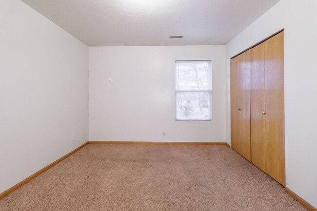 Building Photo - 520-522 Lamont Unit 520