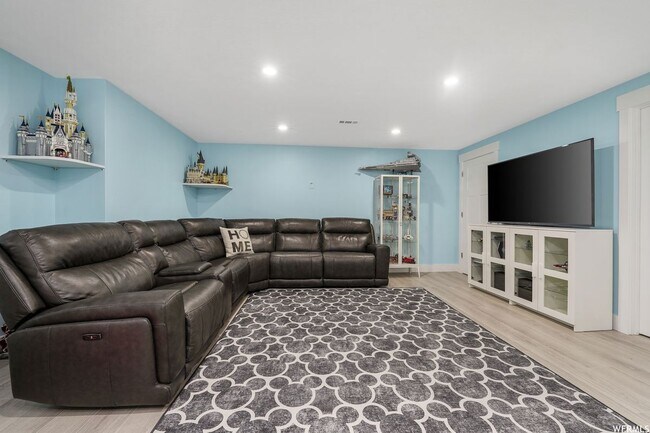 9288 Castlebury Ct